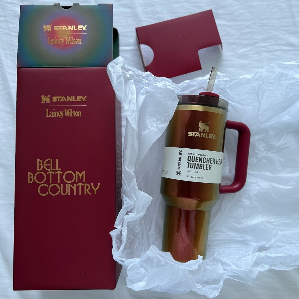 Stanley x Lainey Wilson Country Gold Quencher H2.0 FlowState Tumbler | 40 OZ NEW